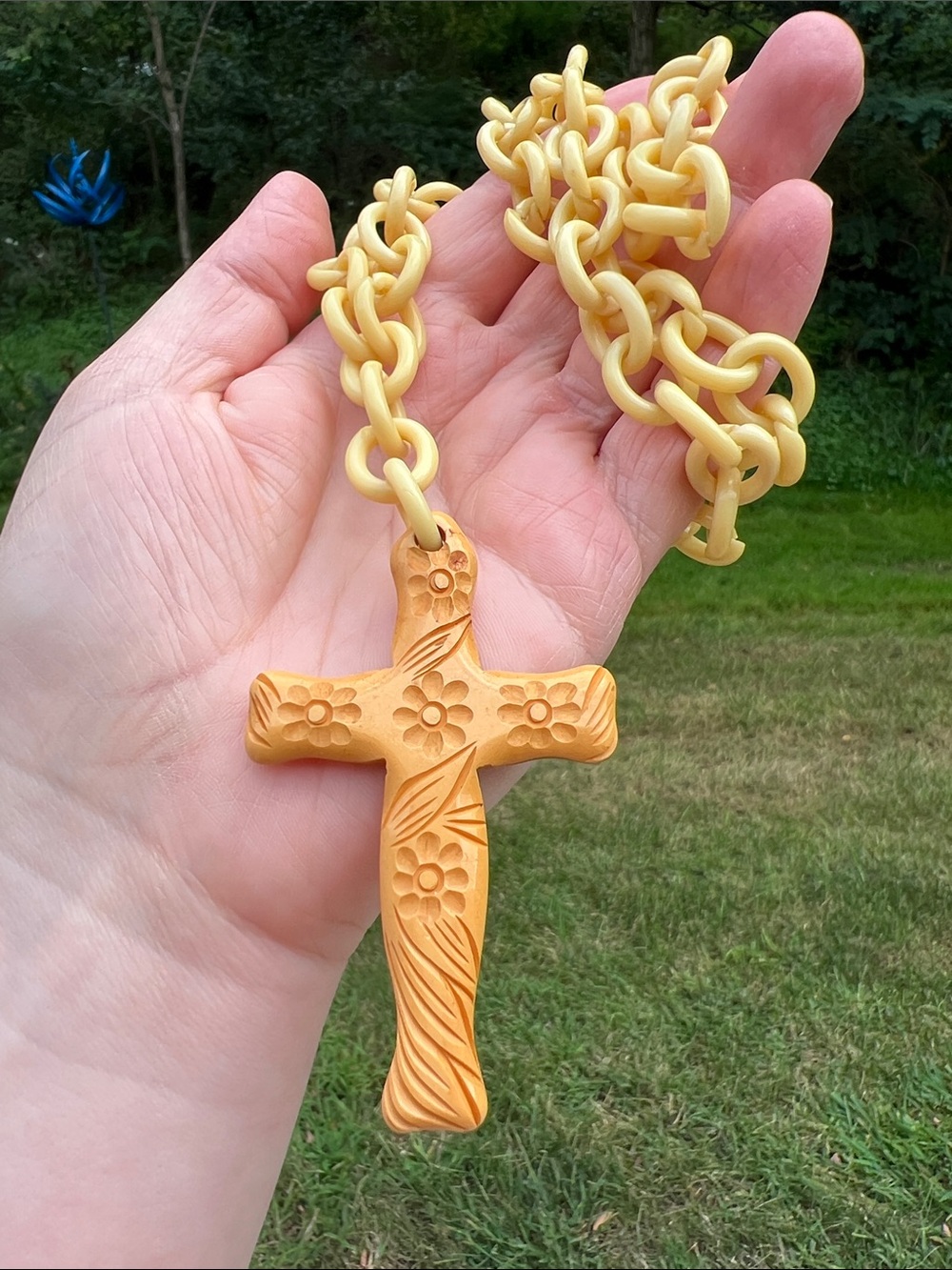 Vintage Carved Bakelite Cross Celluloid Early Plastic Chunky Chain Necklace